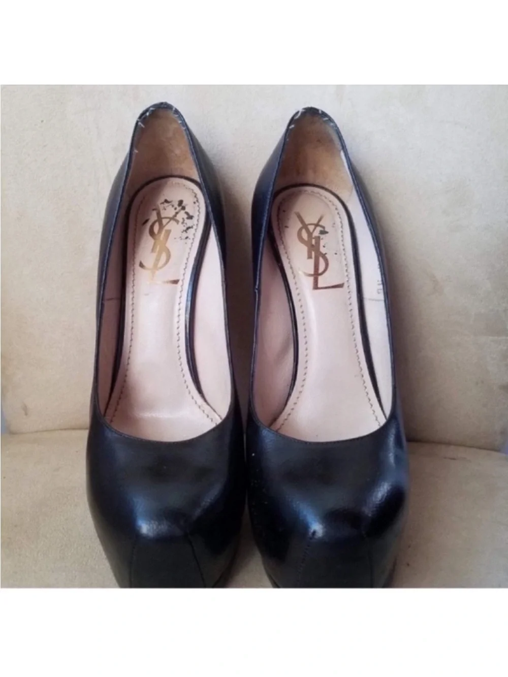 Yves Saint Laurent Black Leather Round-Toe Pumps - Picture 2 of 9